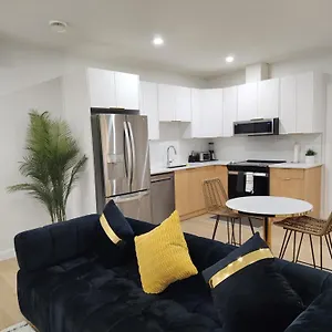 Brand New Deluxe 2 Bedroom With Ac & Den Calgary