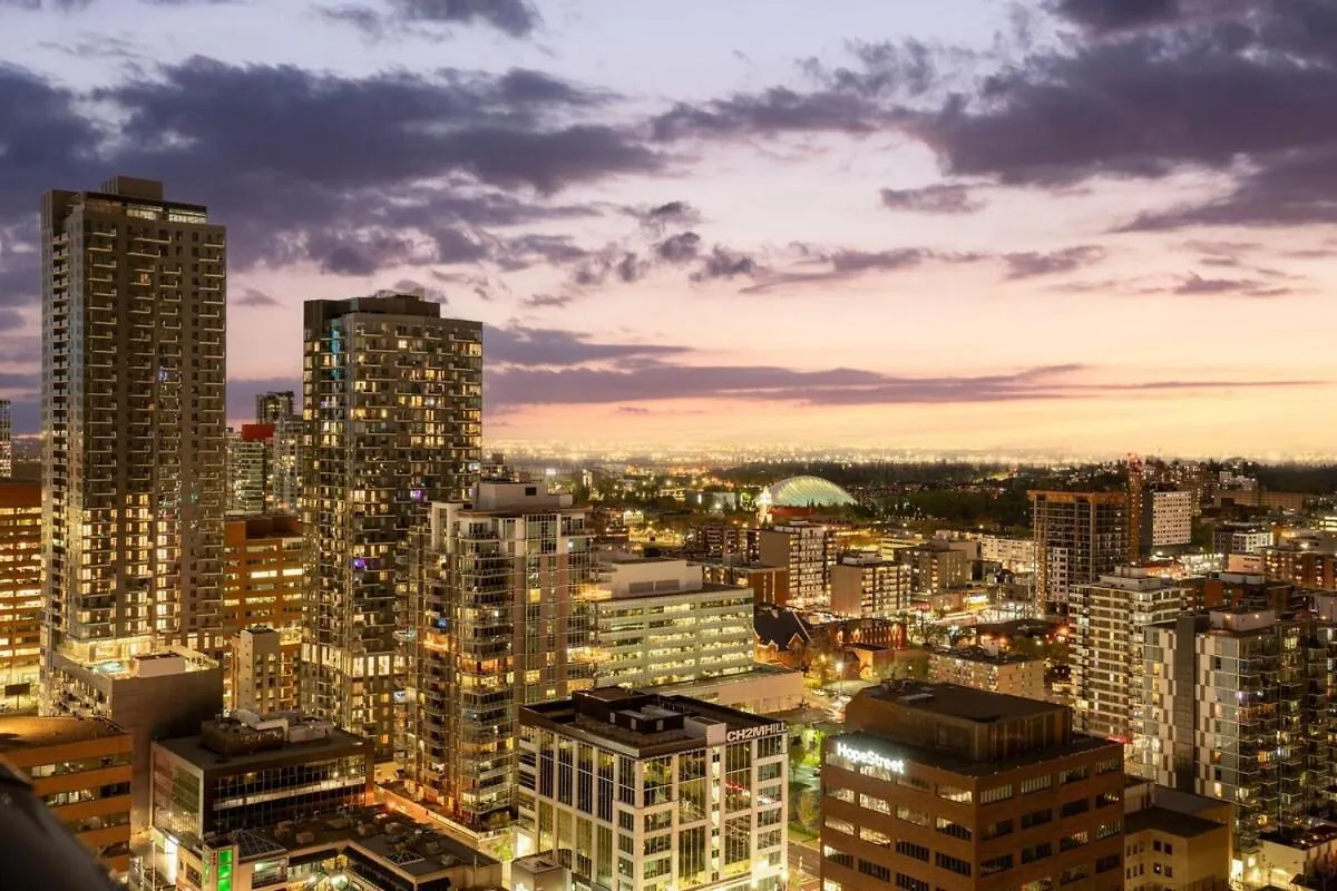 Stylish Condo With Exclusive Rooftop Pool Calgary 0*,  Canada