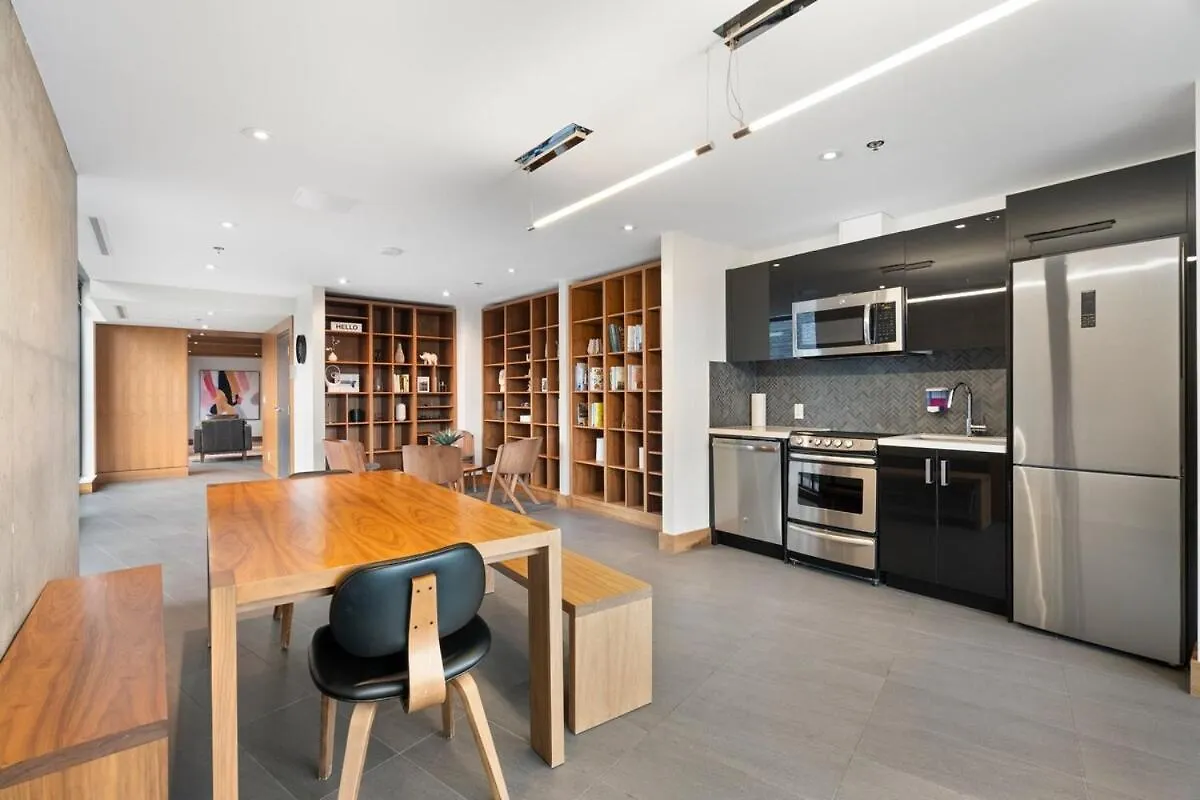Stylish Condo With Exclusive Rooftop Pool Calgary Apartment