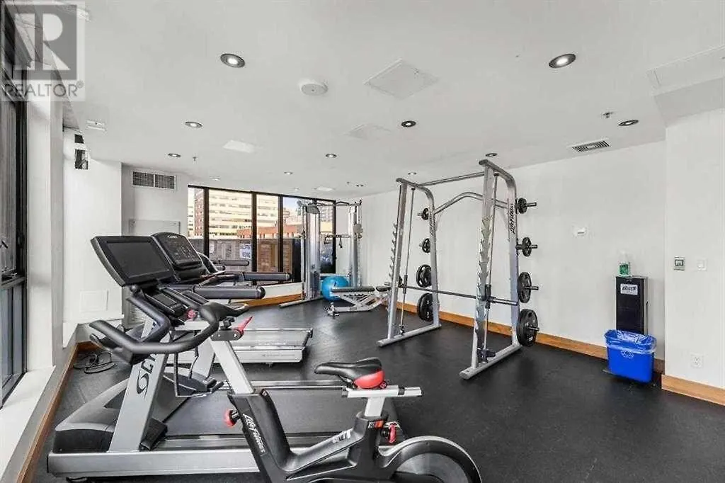 Stylish Condo With Exclusive Rooftop Pool Calgary 0*,