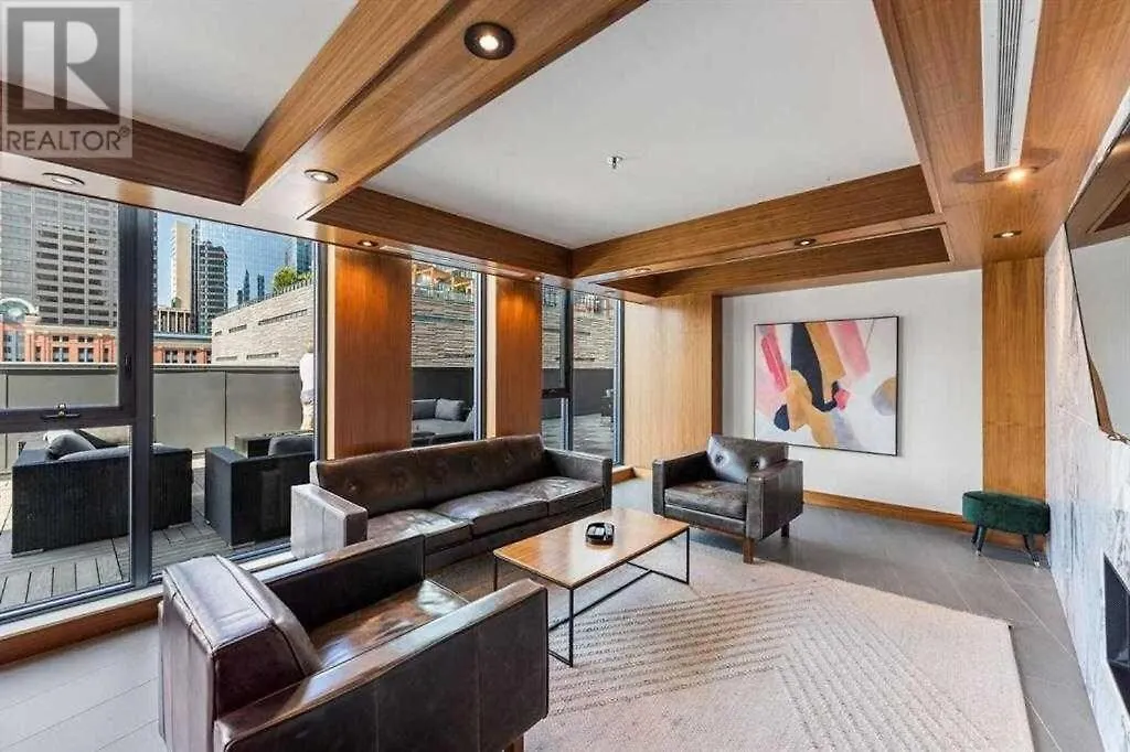 Stylish Condo With Exclusive Rooftop Pool Calgary 0*,