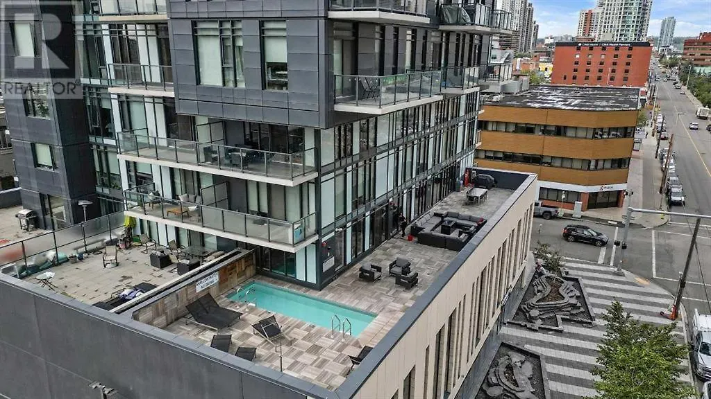 Stylish Condo With Exclusive Rooftop Pool Calgary Apartment
