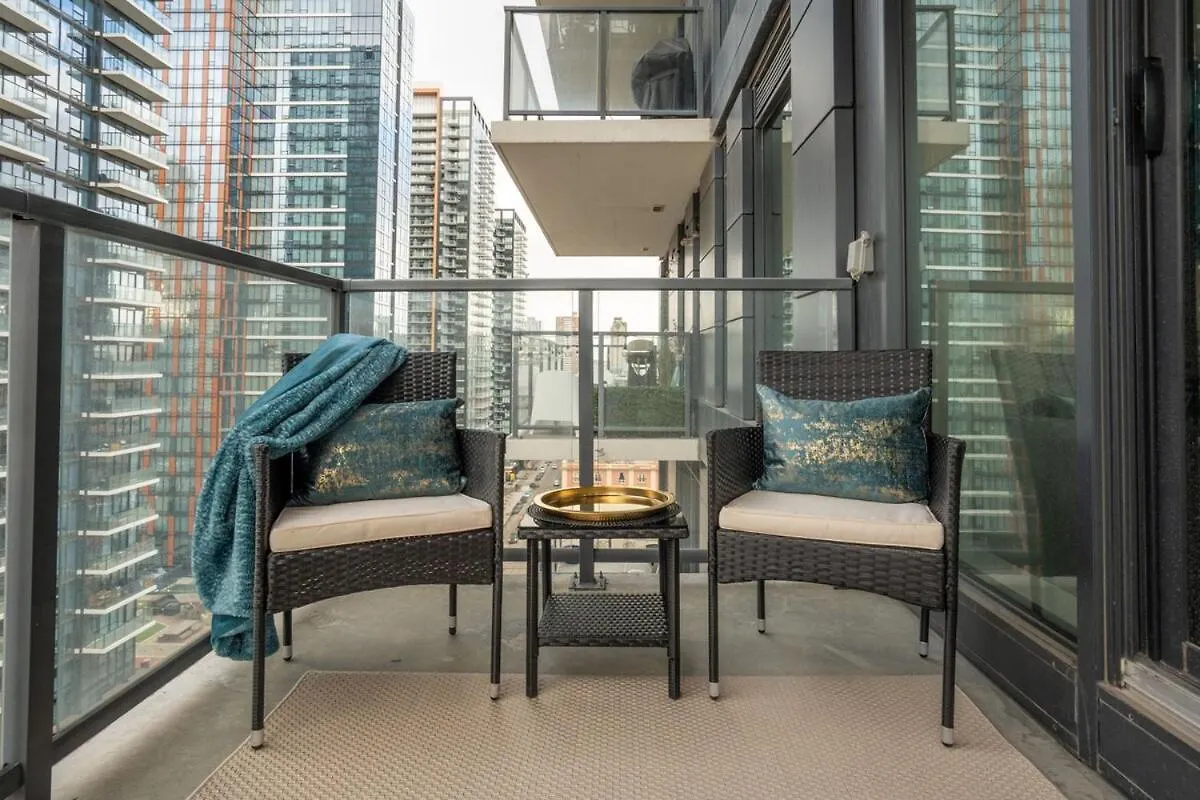 Stylish Condo With Exclusive Rooftop Pool Calgary 0*,  Canada