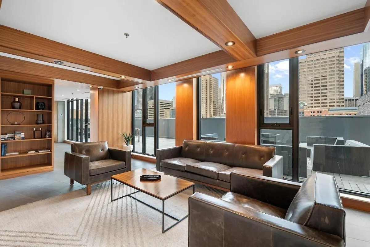 Apartment Stylish Condo With Exclusive Rooftop Pool Calgary Canada